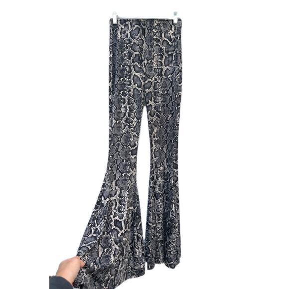 Show Me Your Mumu Barney's Bells Pants Sz Small Snakeskin Pull On Bell Bottoms - Picture 2 of 8